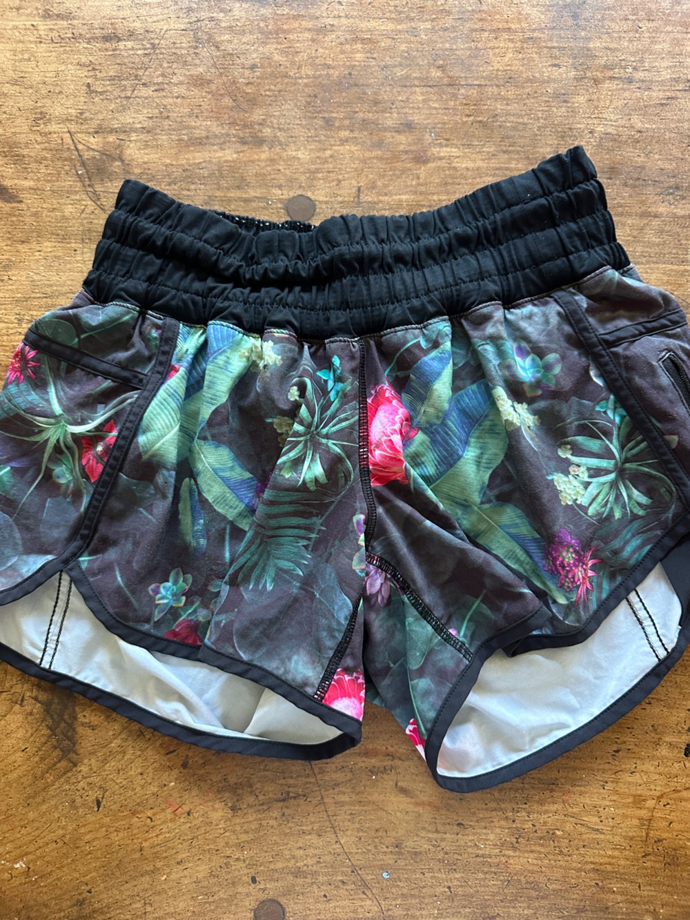 Lululemon Tracker Short II *4-way Stretch